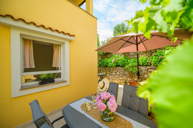 House Rosa Apartments by the sea, Mali Lo&scaron;inj, Croatia Mali Lo&scaron;inj