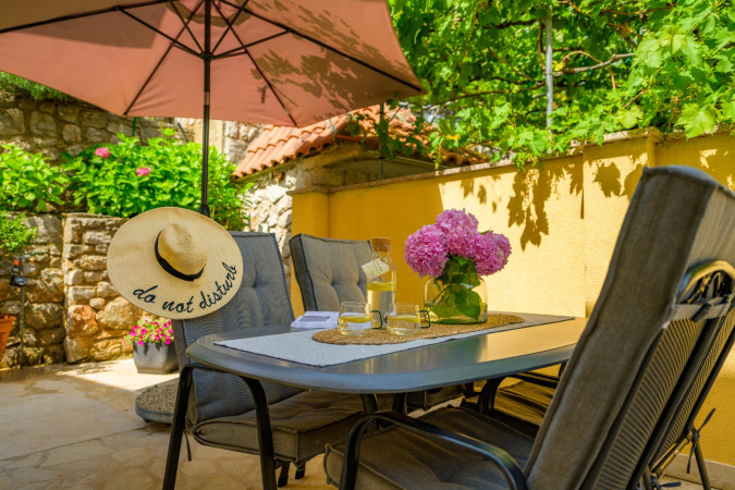 Apartment Green Oasis, House Rosa Apartments by the sea, Mali Lo&scaron;inj, Croatia Mali Lo&scaron;inj